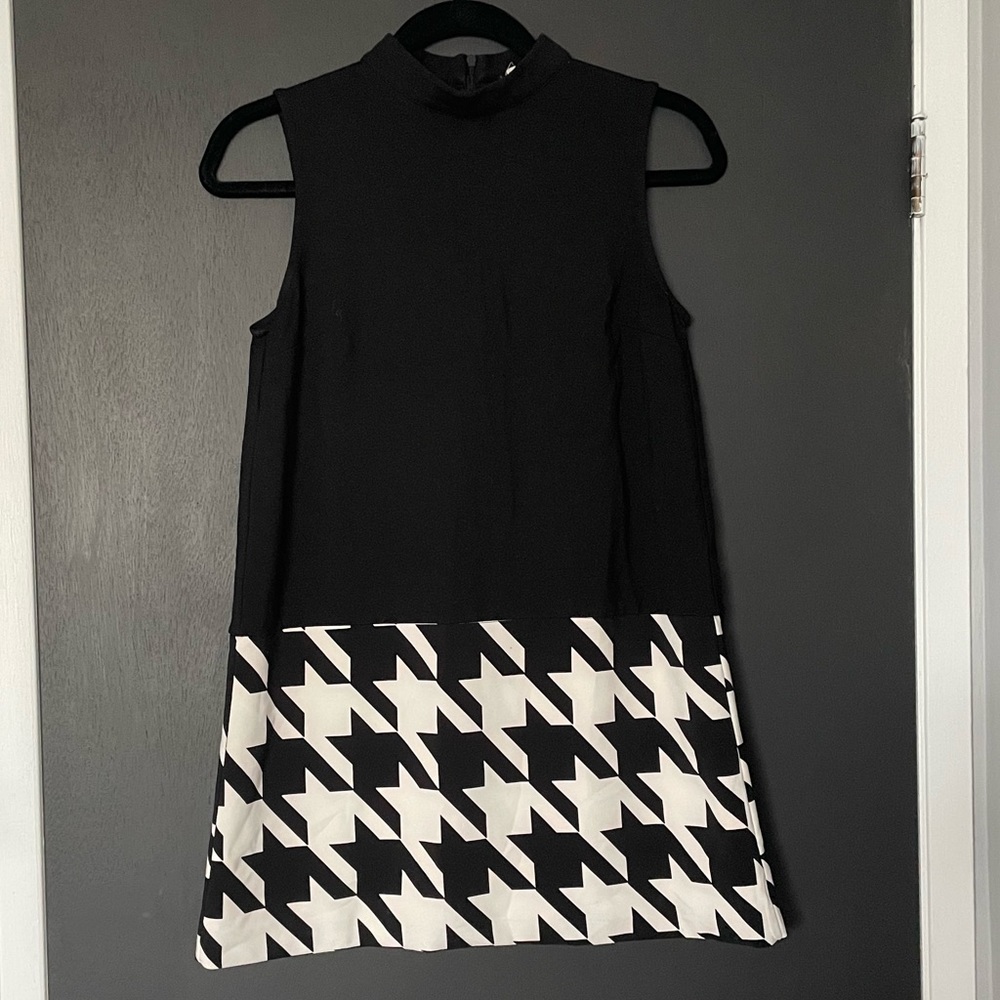 Forever 21 Houndstooth Shift Dress - Size Small - Picture 1 of 3